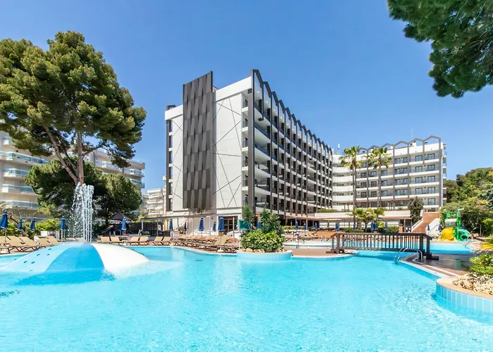 Hotel con piscina: Golden Avenida Family Suites 4*